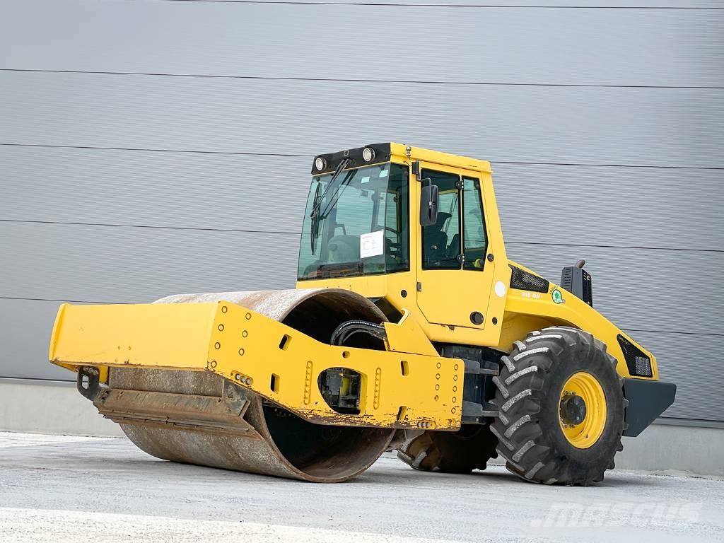 Bomag BW 216 DH-4i Еднобарабанни ролки

