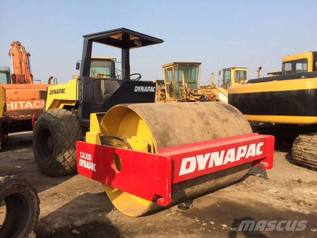 Dynapac CA 30 D Еднобарабанни ролки

