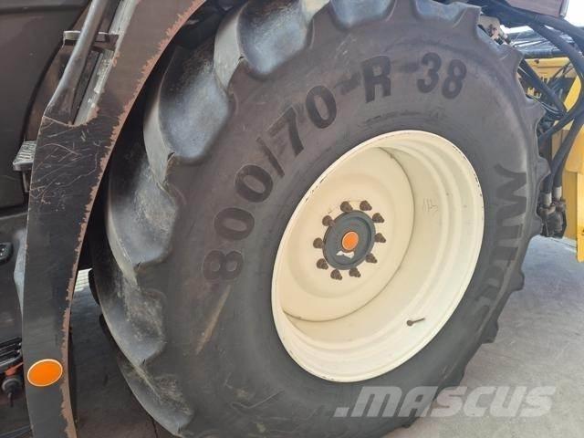 New Holland FR700 Самоходни фуражири