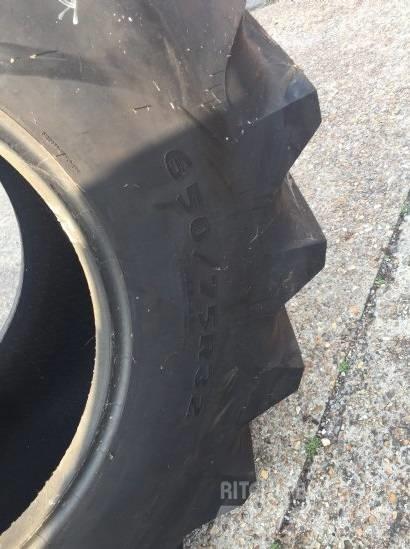 Goodyear 650/75R32 Гуми
