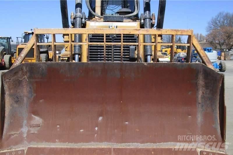 CAT D6R2 Верижни булдозери
