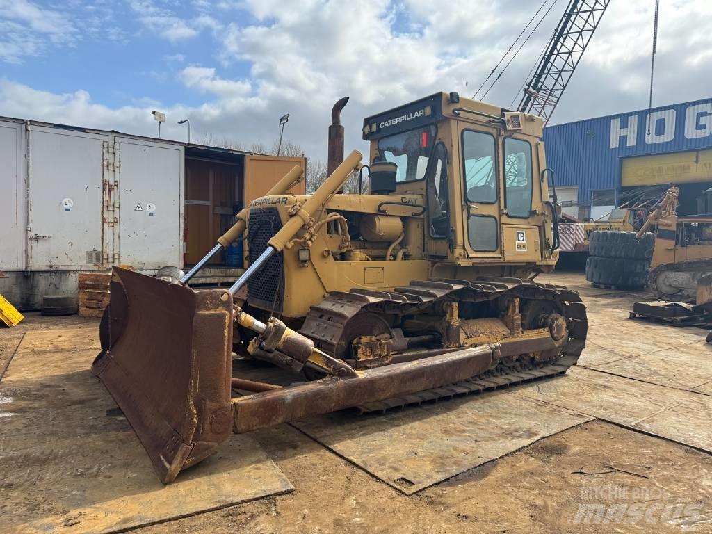 CAT D 6 D Верижни булдозери
