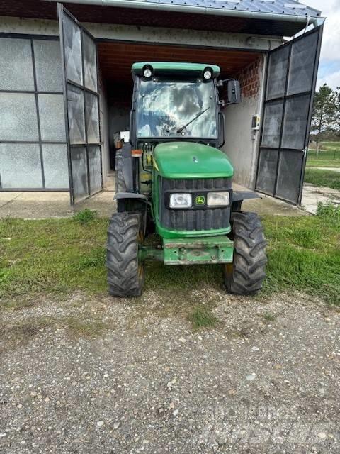 John Deere 5515 F Трактори