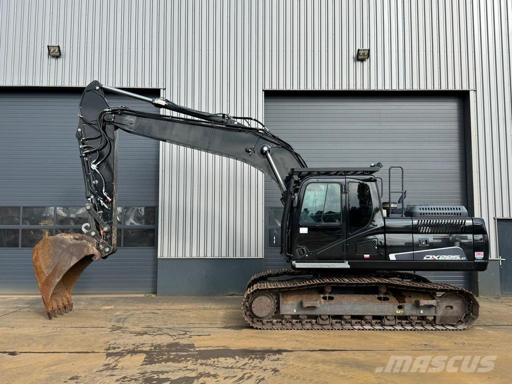 Doosan DX225LC-5 Верижен екскаватор