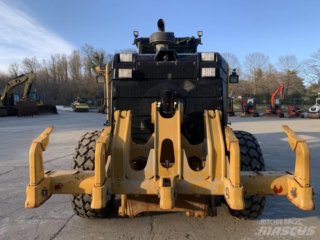 CAT 140 M 3 Грейдери