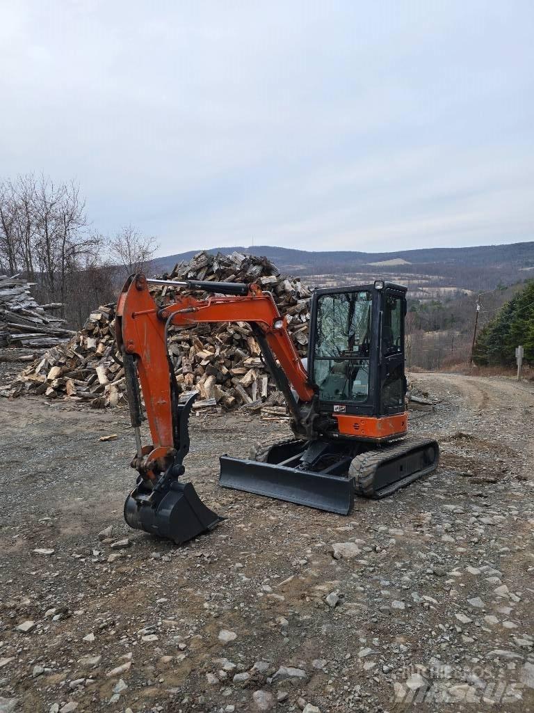 Hitachi ZX35 Мини екскаватори < 7 т