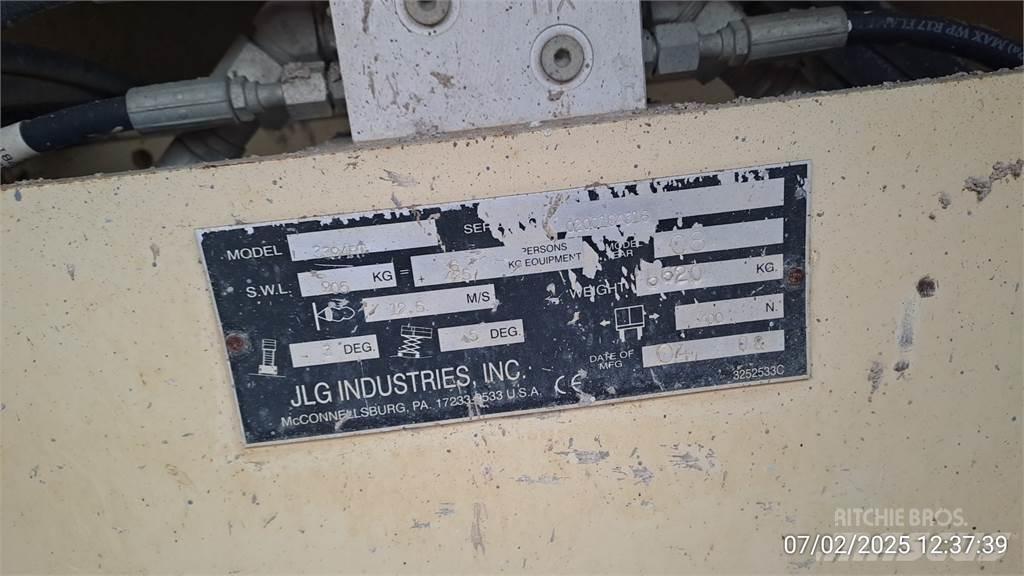 JLG 3394RT Ножични работни платформи