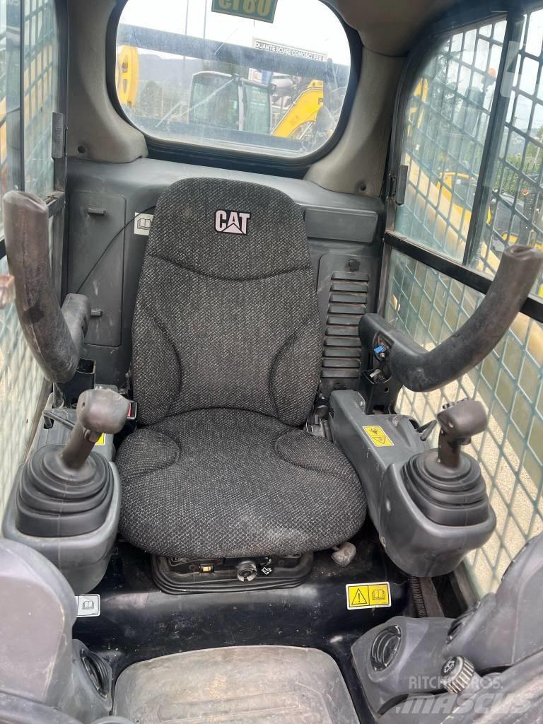 CAT 262 D Мини товарачи
