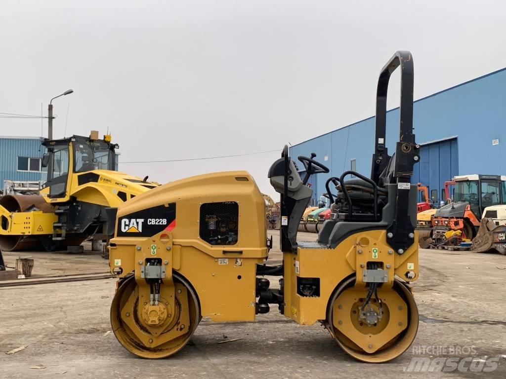 CAT CB 22B Двойни барабанни ролки

