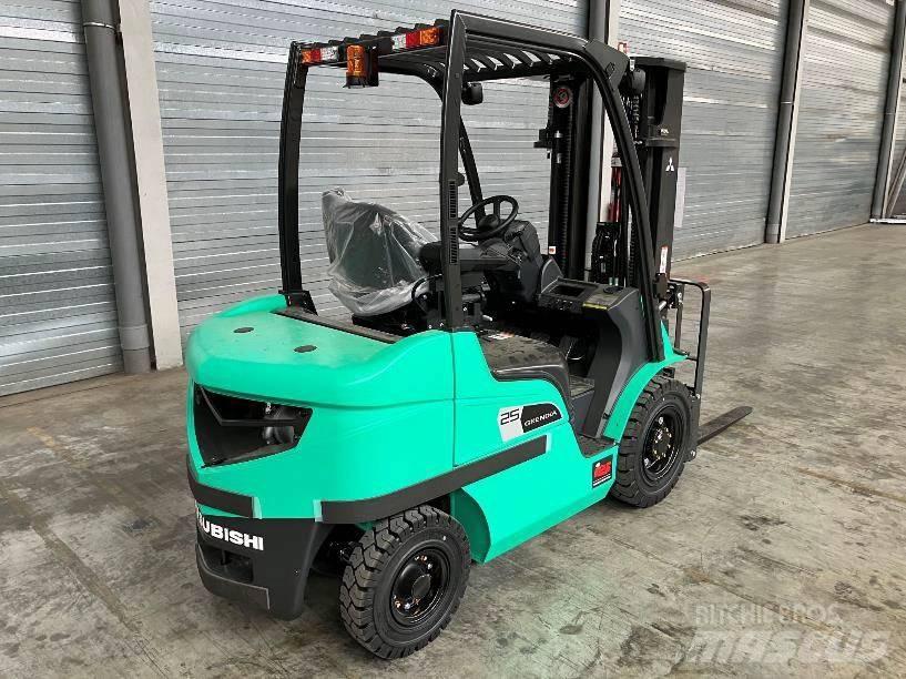 Mitsubishi FD25N3 Дизелови камиони