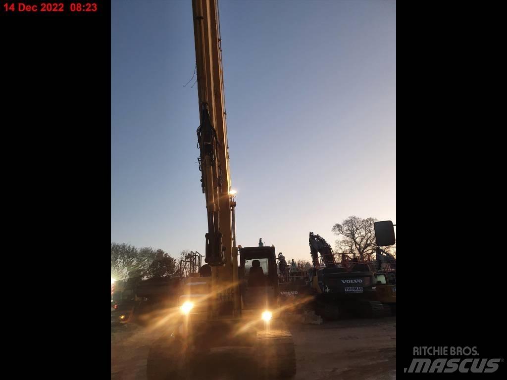 Komatsu PC210LC Екскаватори с дълго рамо