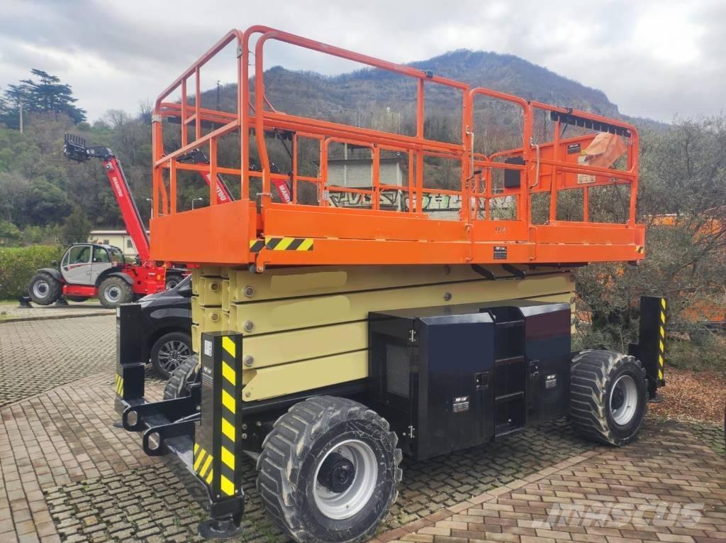 JLG 430 LRT Вертикални мачтови повдигачи
