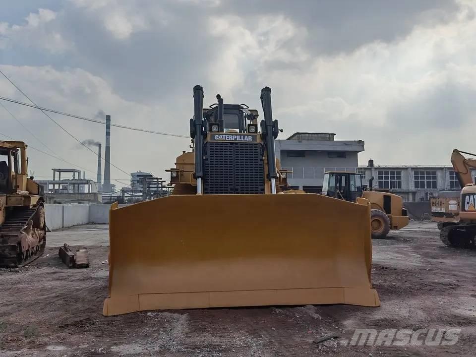 CAT D9N Верижни булдозери
