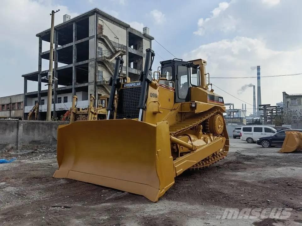CAT D9N Верижни булдозери
