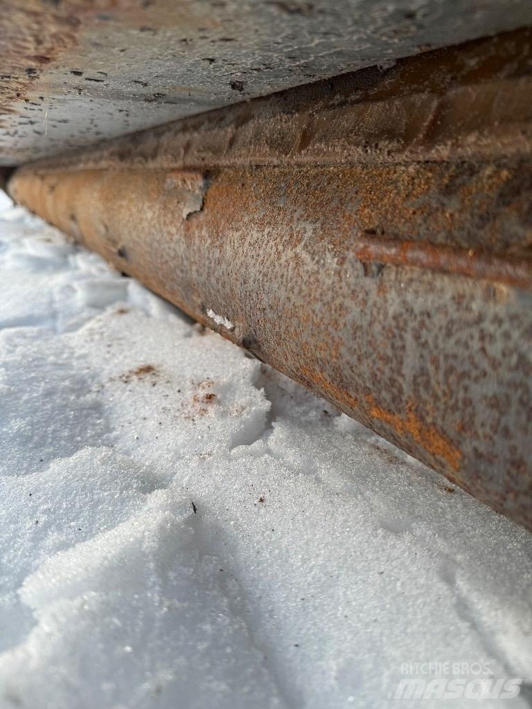 Snowek S2500 Разстилачки на пясък и сол