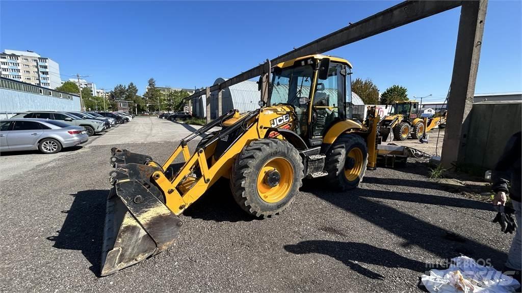 JCB 4CX PRO Товарач със заден ексватор