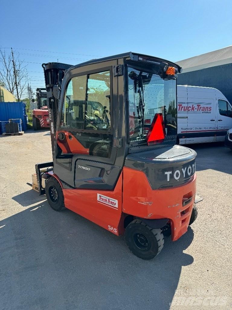 Toyota 9FBM30T Електрически вилични кари-повдигачи