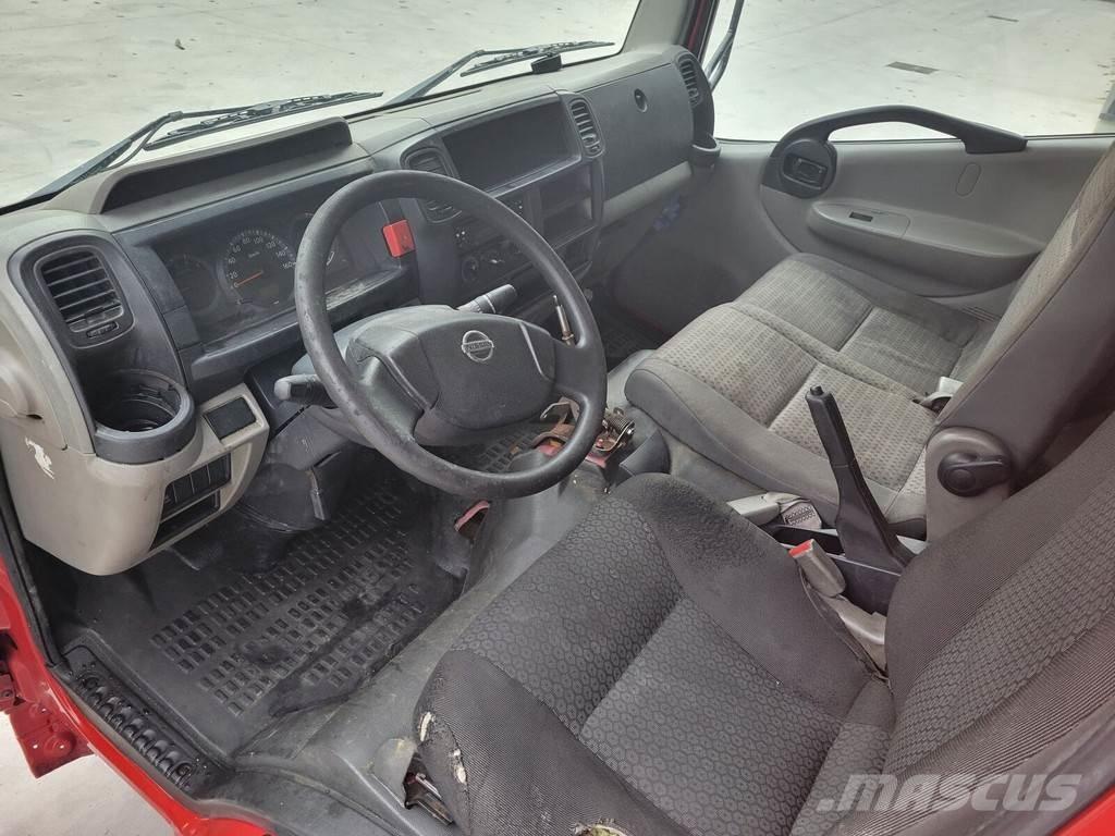 Nissan Cabstar Кабини