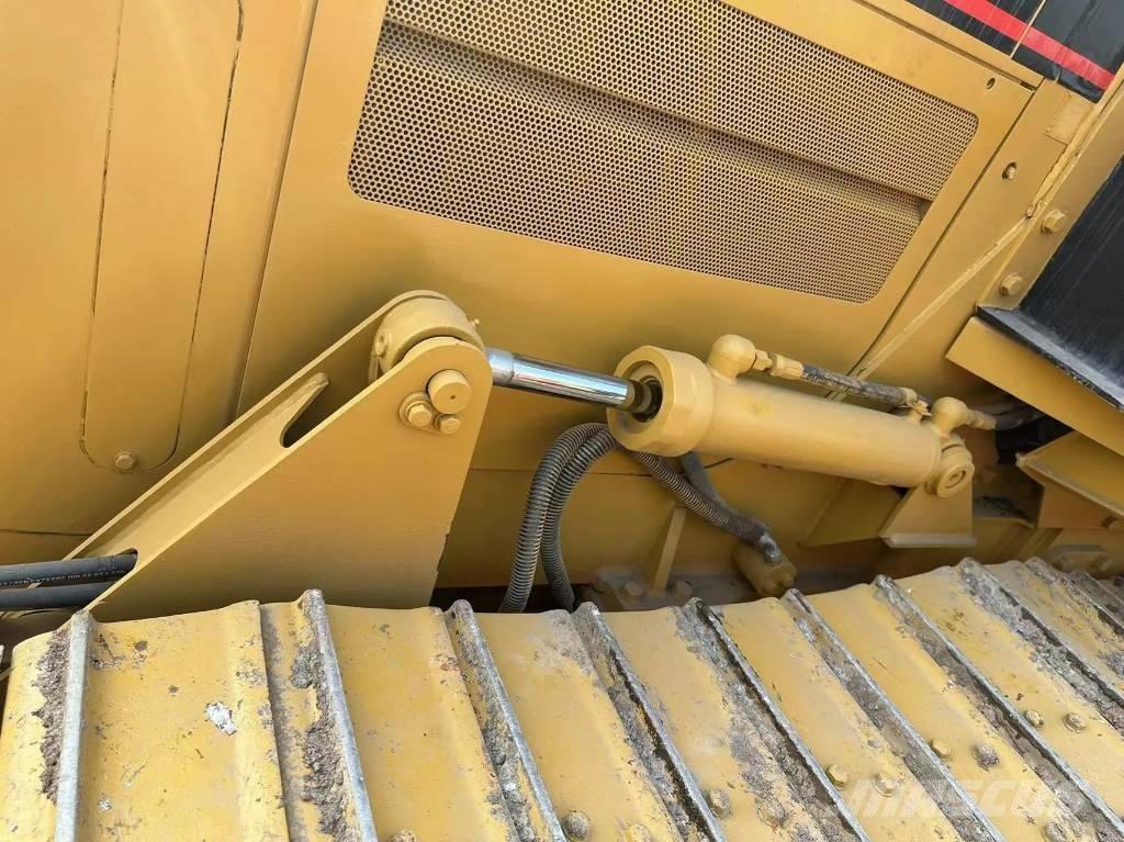 CAT D5C Верижни булдозери
