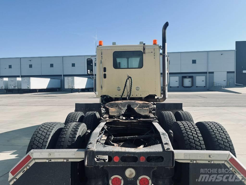 Freightliner 122 SD Влекачи