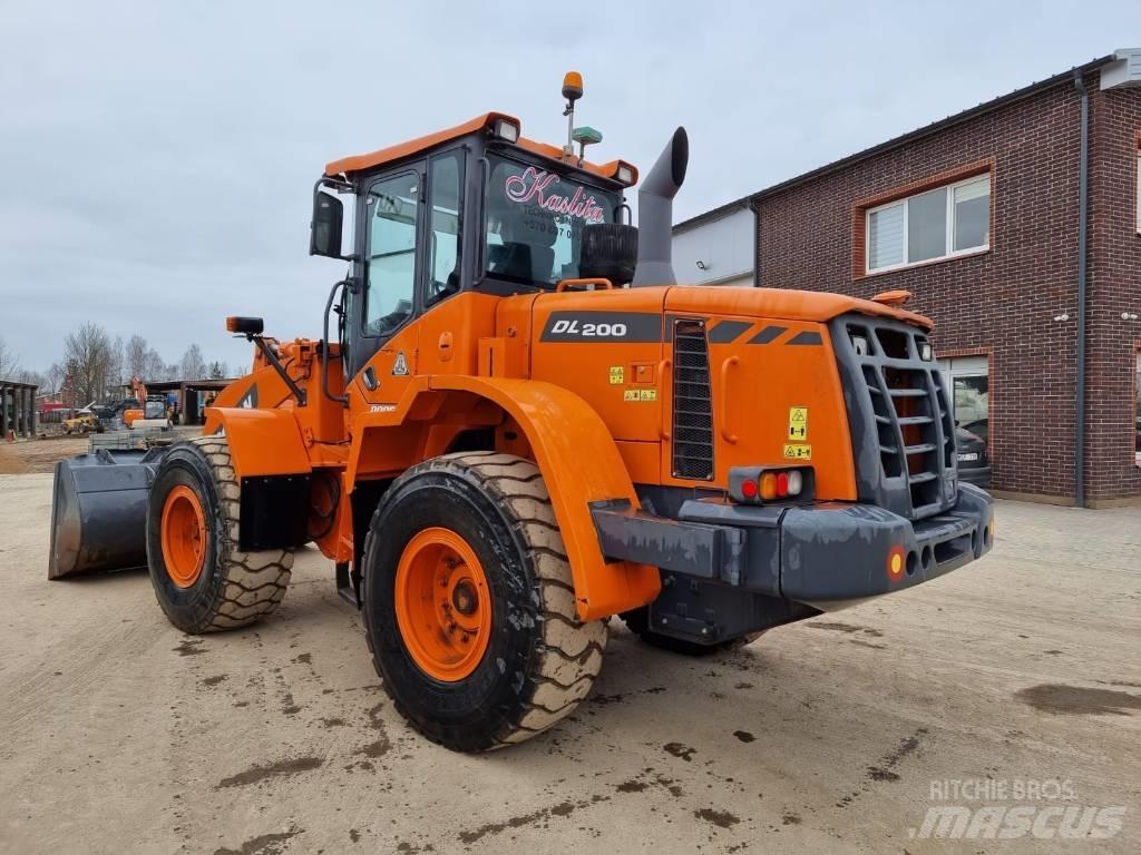 Doosan DL 200-3 Колесни товарачи