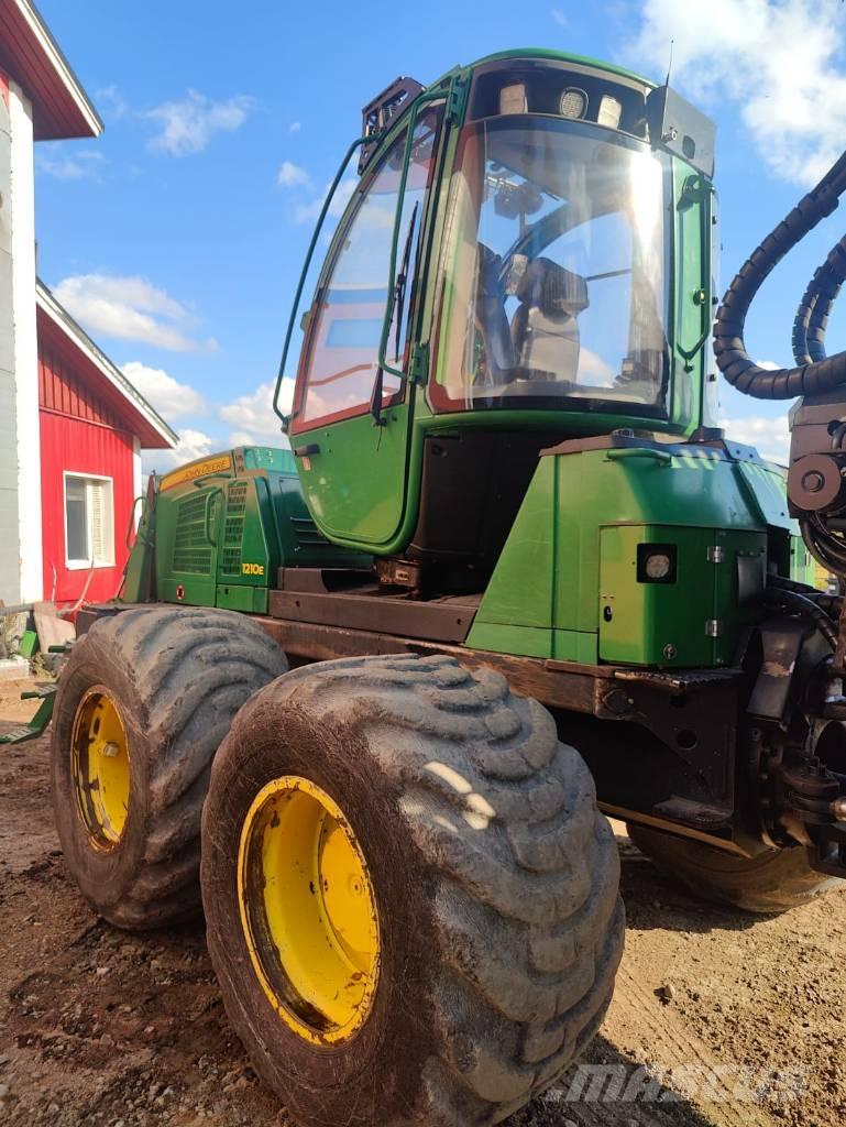John Deere 1210E Форуардери