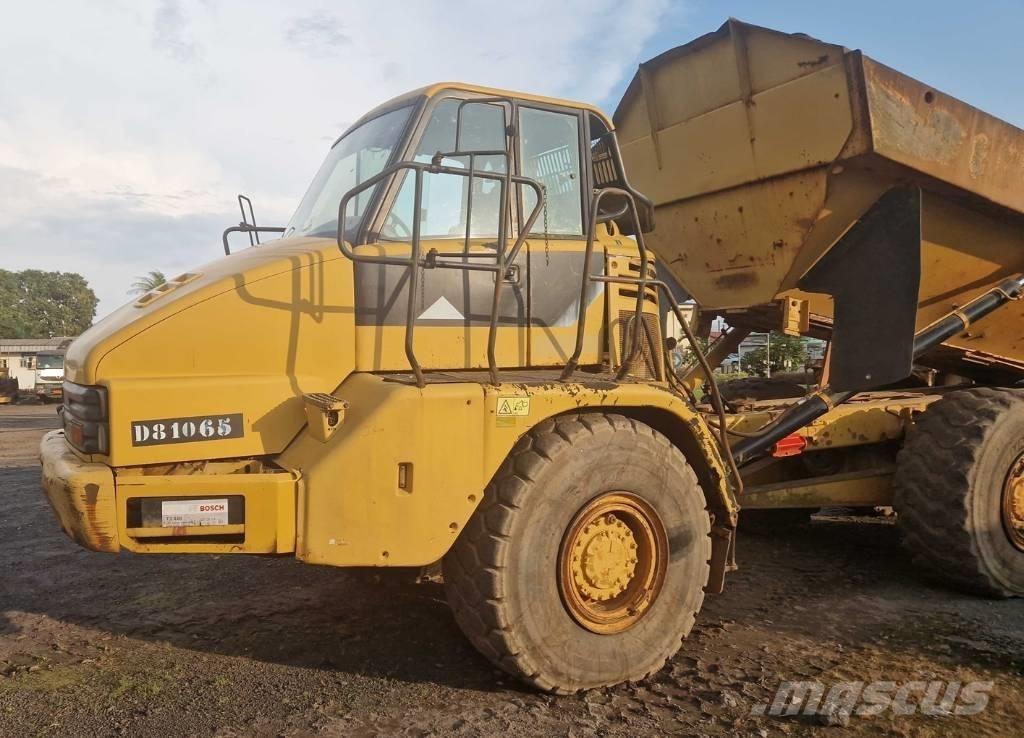 CAT 730 Дъмпери/моторни превозни средства