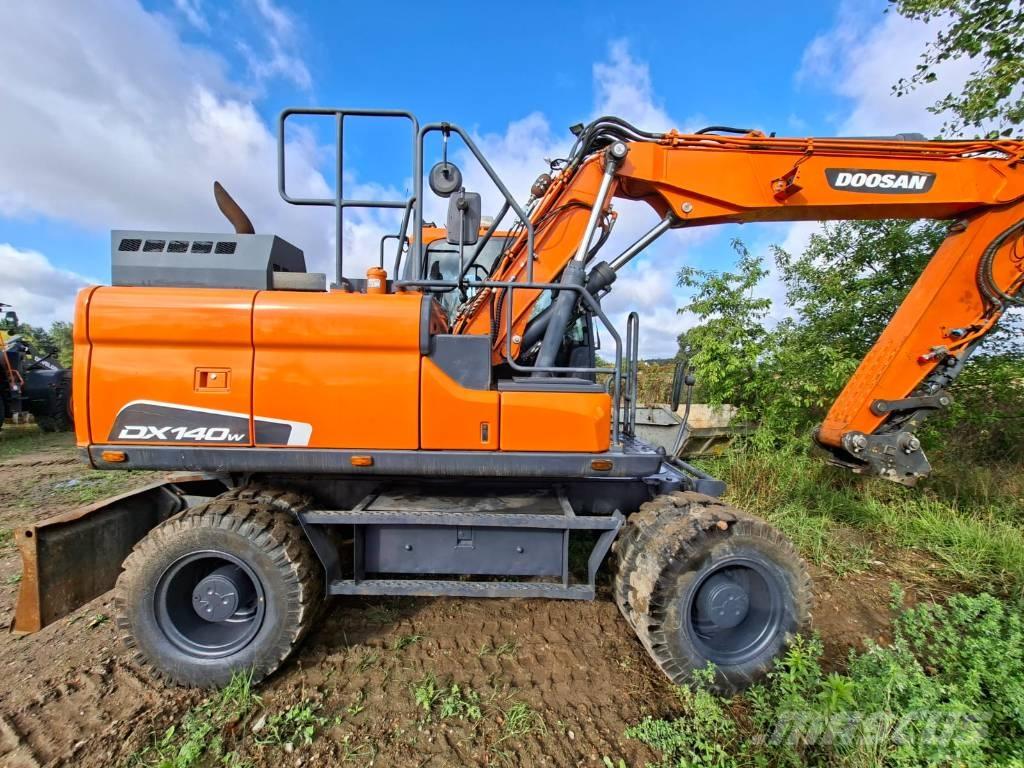 Doosan DX140W-5 Колесни екскаватори