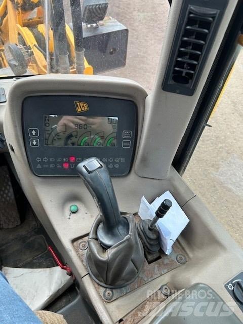 JCB 411 B Колесни товарачи