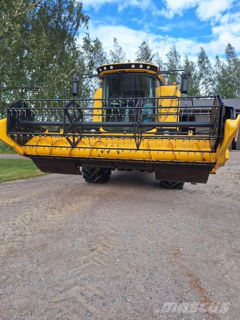 New Holland TC 5.70 Комбайни