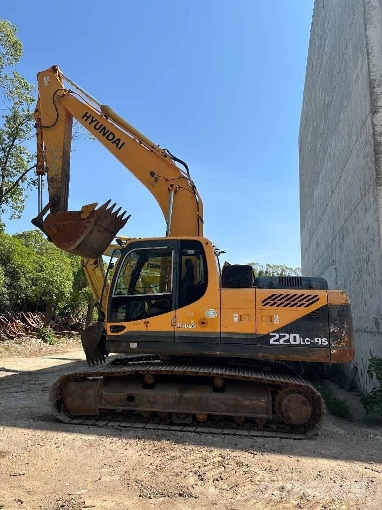 Hyundai 220LC-9S Верижен екскаватор