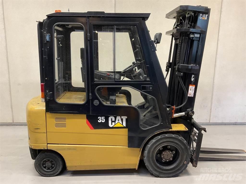CAT EP35K-PAC Електрически вилични кари-повдигачи