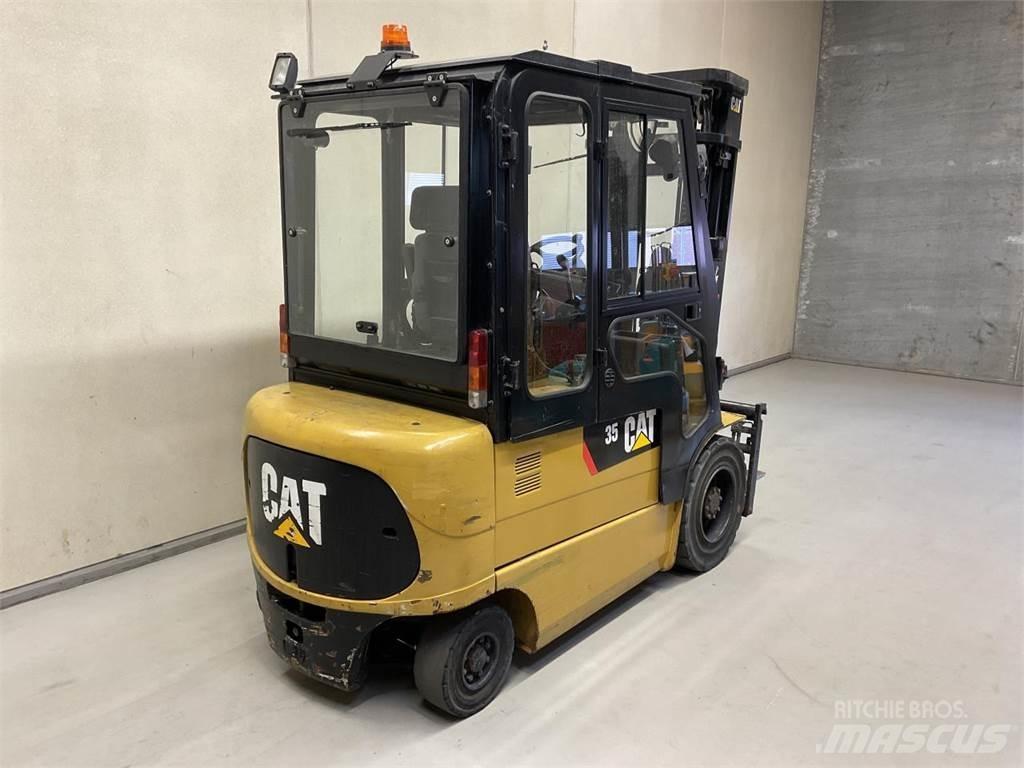 CAT EP35K-PAC Електрически вилични кари-повдигачи