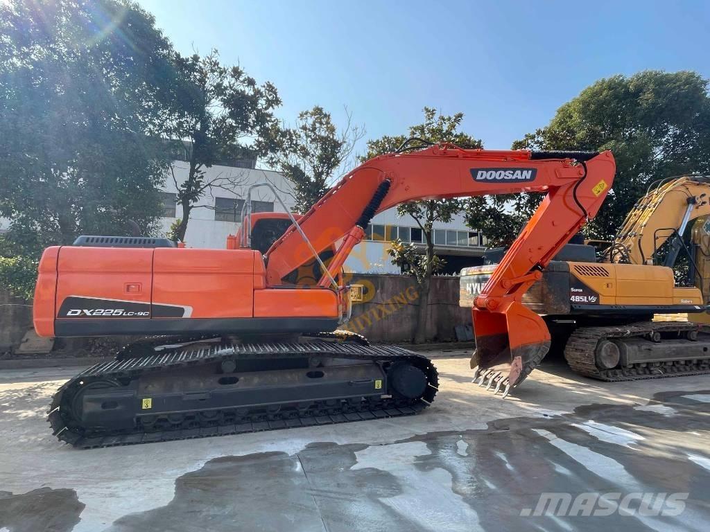 Doosan DX 225 LC Верижен екскаватор