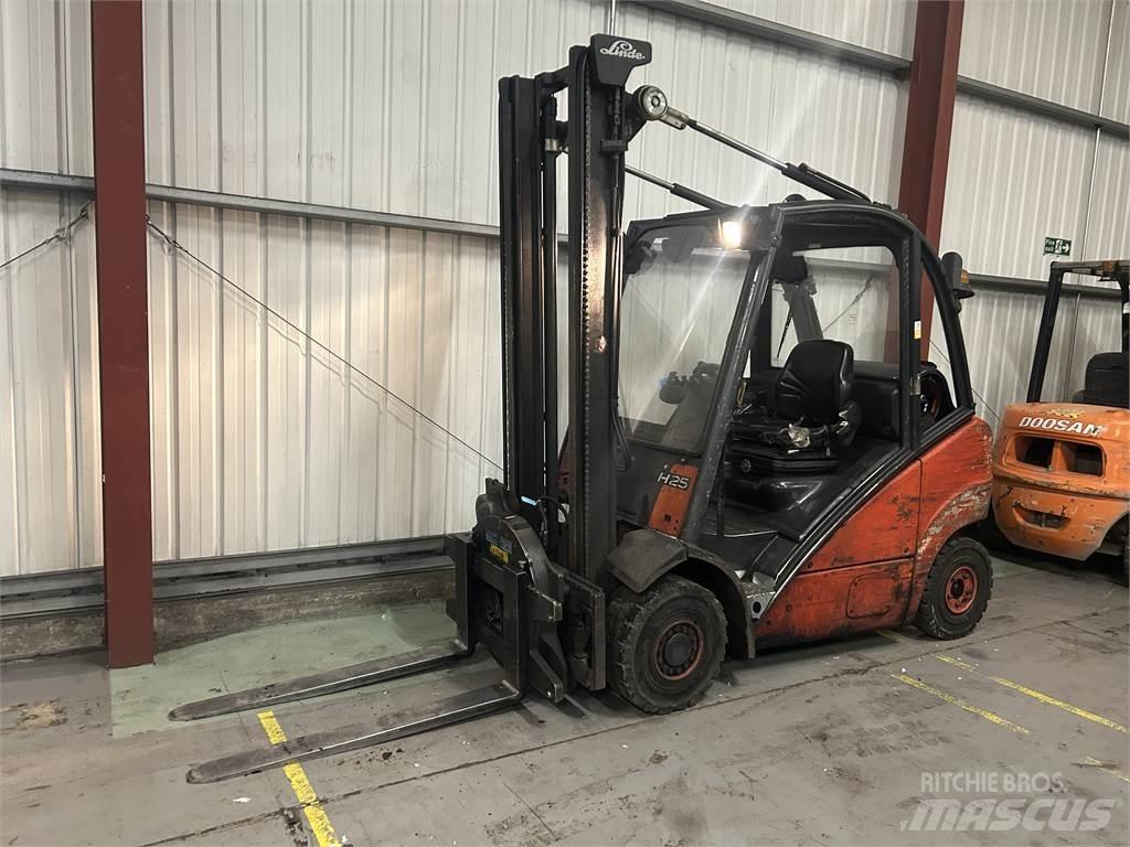 Linde H25T Камиони с АГУ