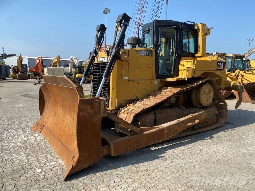 CAT D6T NVT Верижни булдозери
