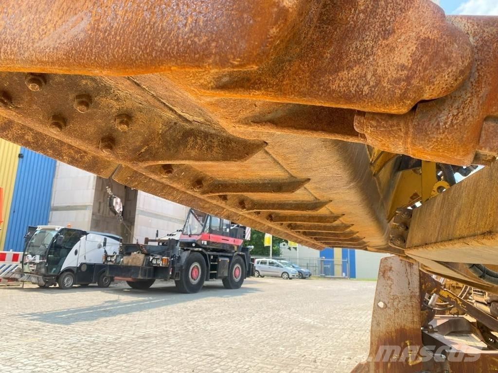 CAT D6T NVT Верижни булдозери
