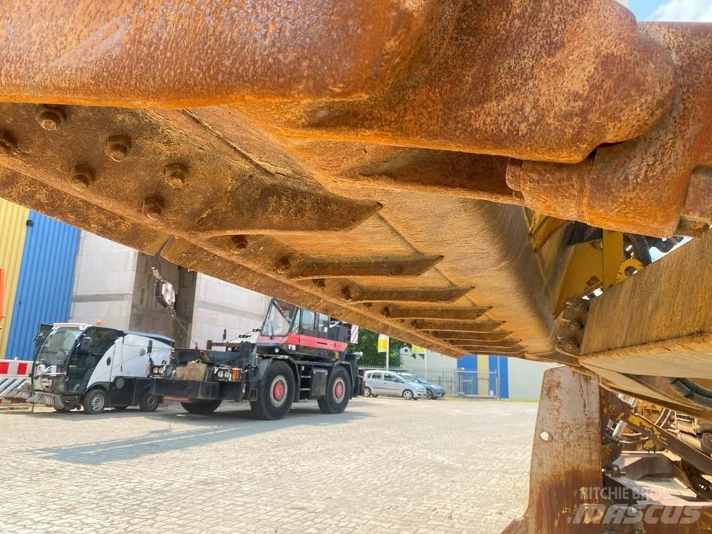 CAT D6T NVT Верижни булдозери
