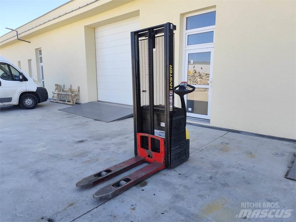 Hyster S1.0E Колички високоповдигачи с теглич