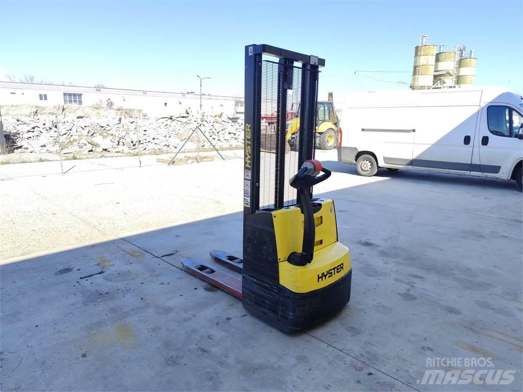 Hyster S1.0E Колички високоповдигачи с теглич