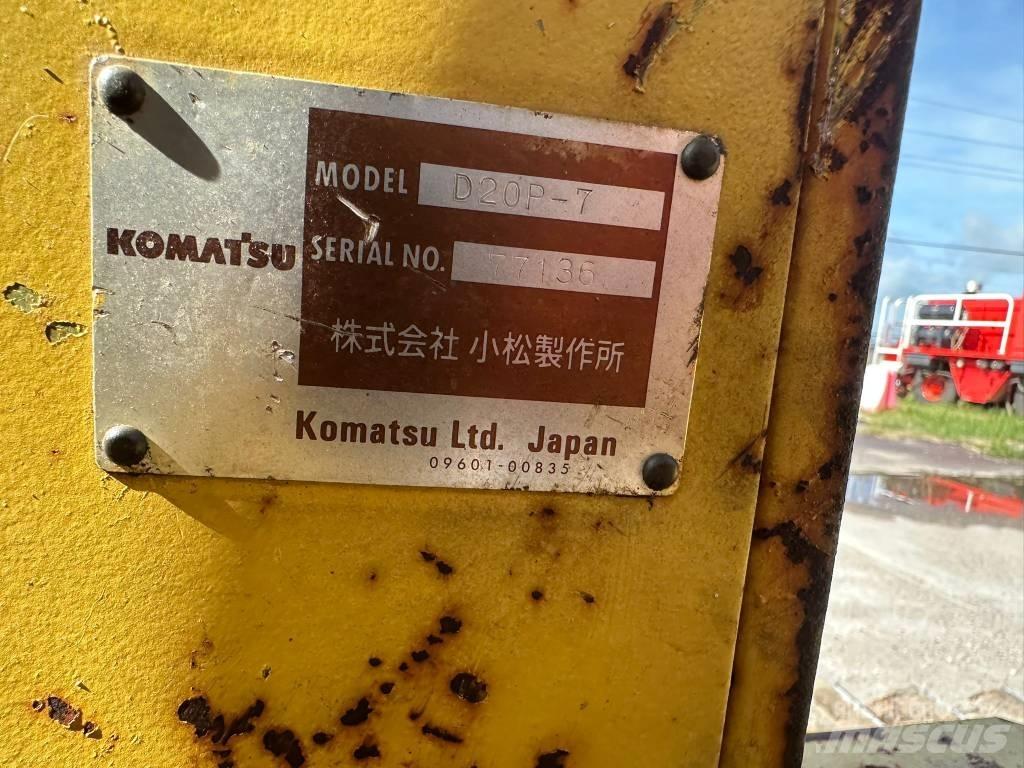 Komatsu D 20P-7 Верижни булдозери
