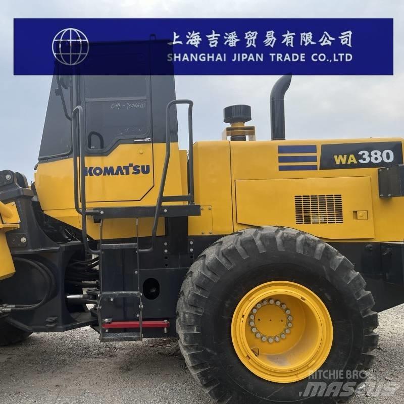 Komatsu WA 380 Колесни товарачи