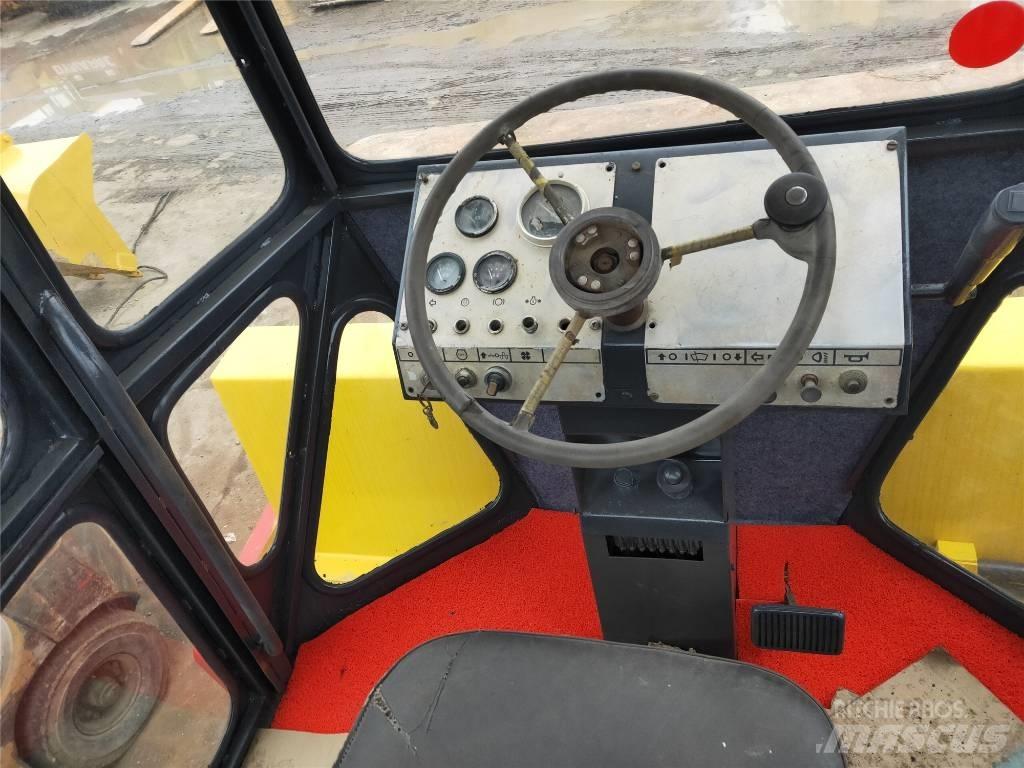 Dynapac CA251D Еднобарабанни ролки
