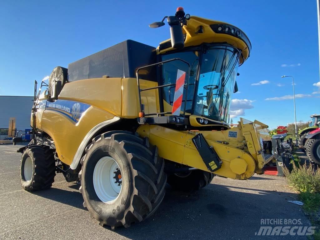 New Holland CX 8.90 Комбайни