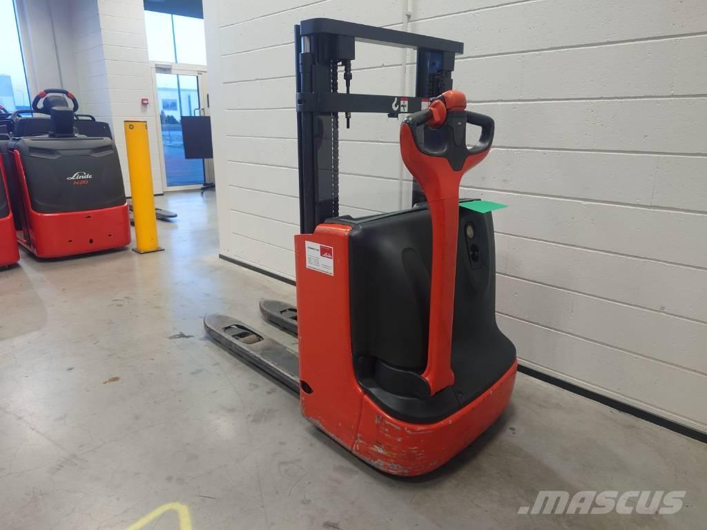 Linde L12/1172 Колички високоповдигачи с теглич