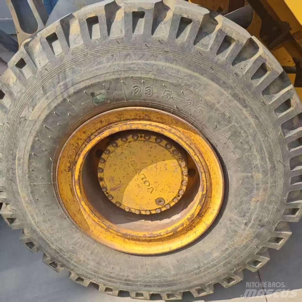 Volvo L 105 Колесни товарачи