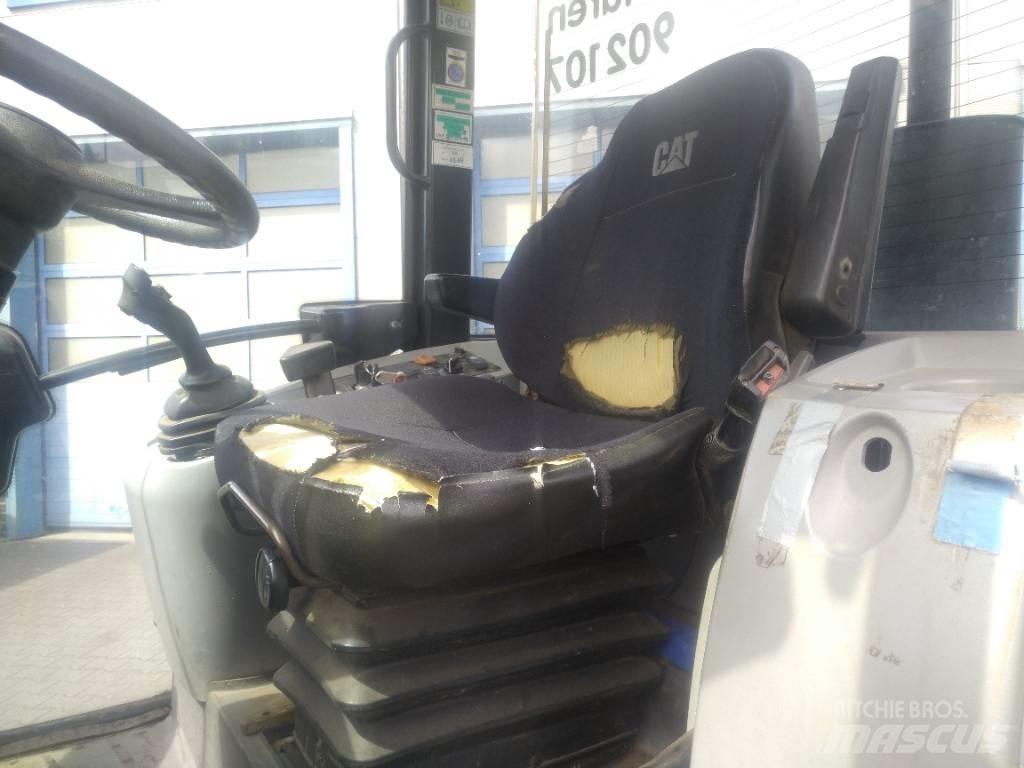 CAT 907 H Колесни товарачи