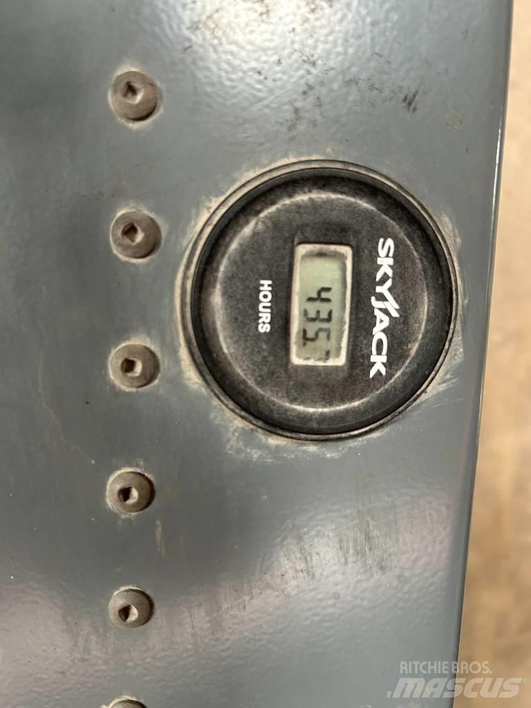 SkyJack SJ III 3219 Ножични работни платформи