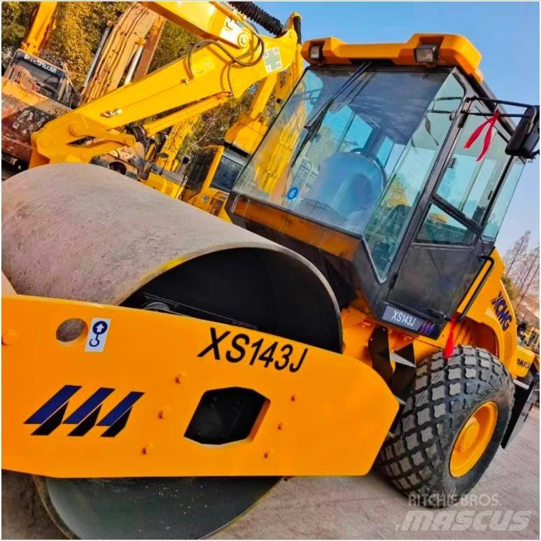 XCMG XS143J Еднобарабанни ролки
