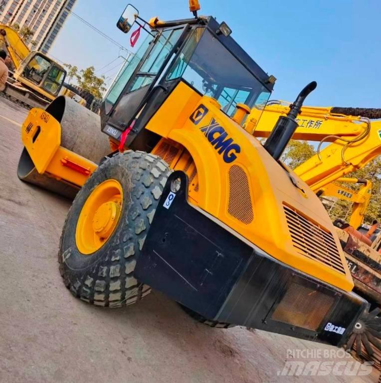 XCMG XS143J Еднобарабанни ролки
